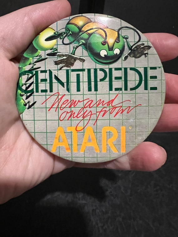Centipede atari Button Pinback video game memorab… - image 2
