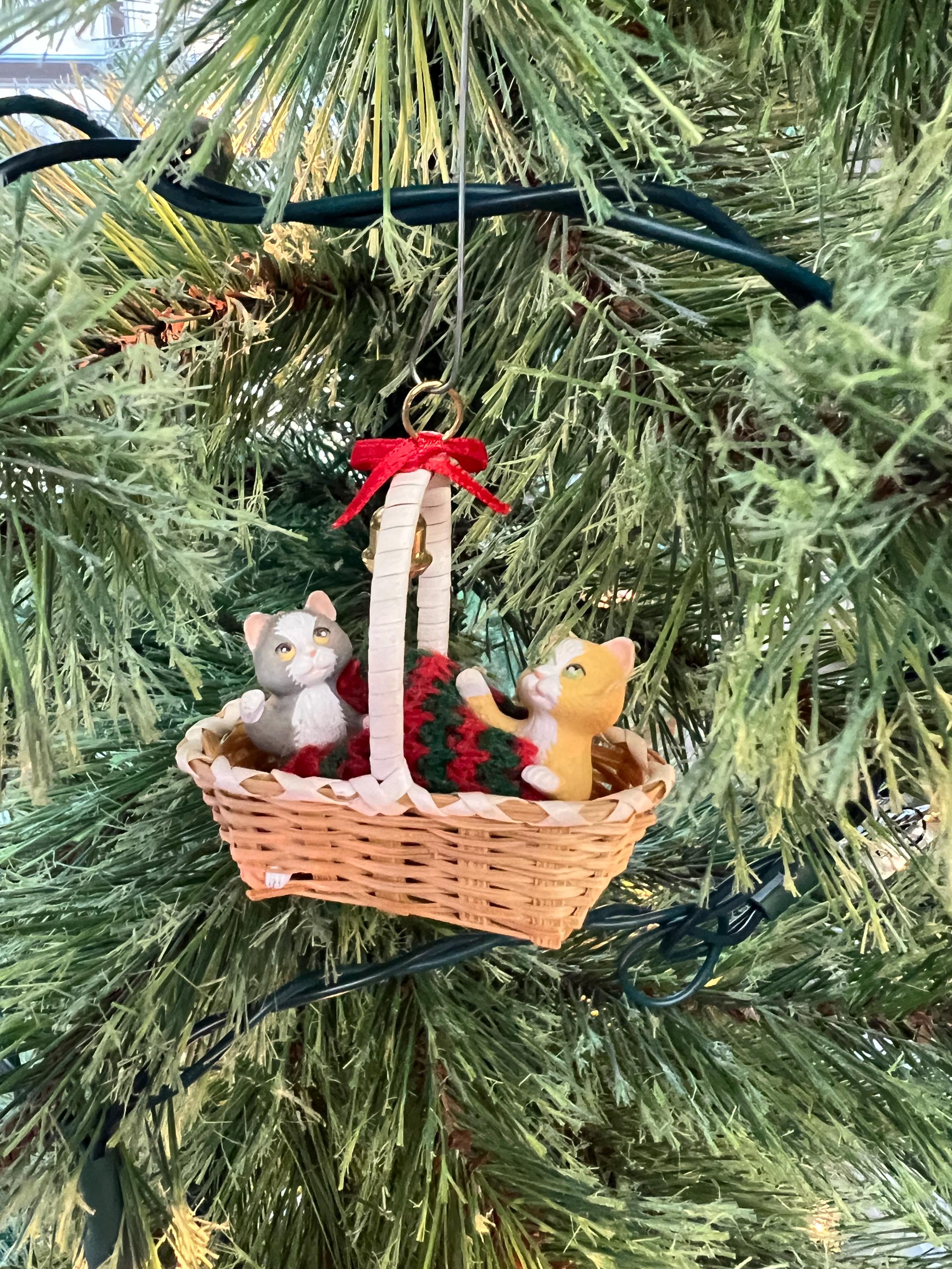 Hallmark Mischievous Kittens Ornament - Etsy display picture 1