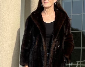 Vintage largo marrón oscuro abrigo de piel de visón cuello chal