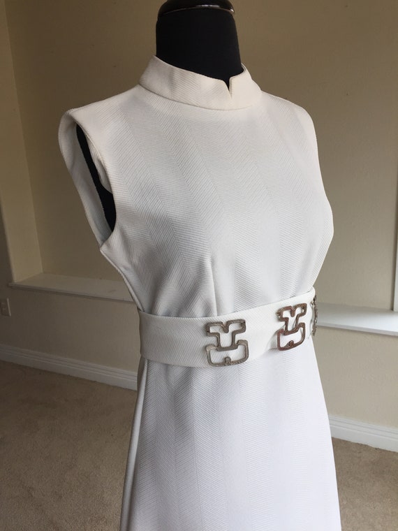 Vintage White Modern Sheath Fitted Dress Metal Ab… - image 7