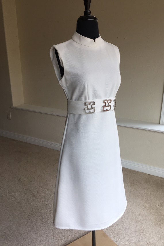 Vintage White Modern Sheath Fitted Dress Metal Ab… - image 6