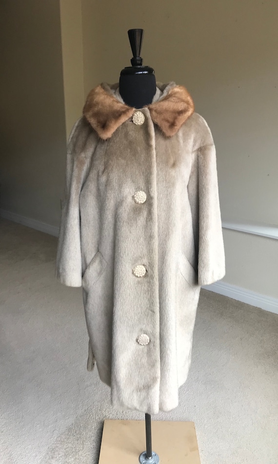 Vintage Modern Tan Faux Fur Coat Mink Fur Collar