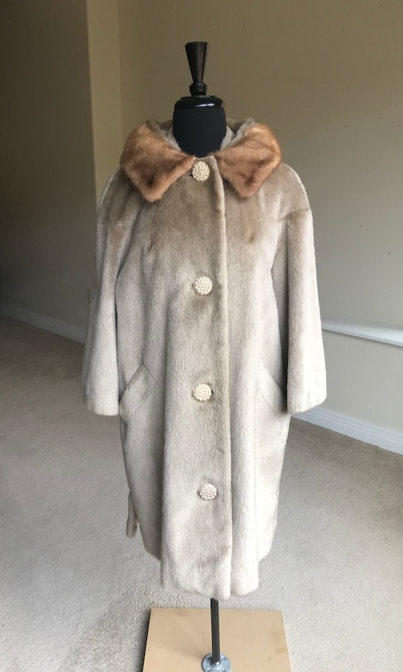 Vintage Ivory Tan Faux Fur Coat Mink Fur Collar