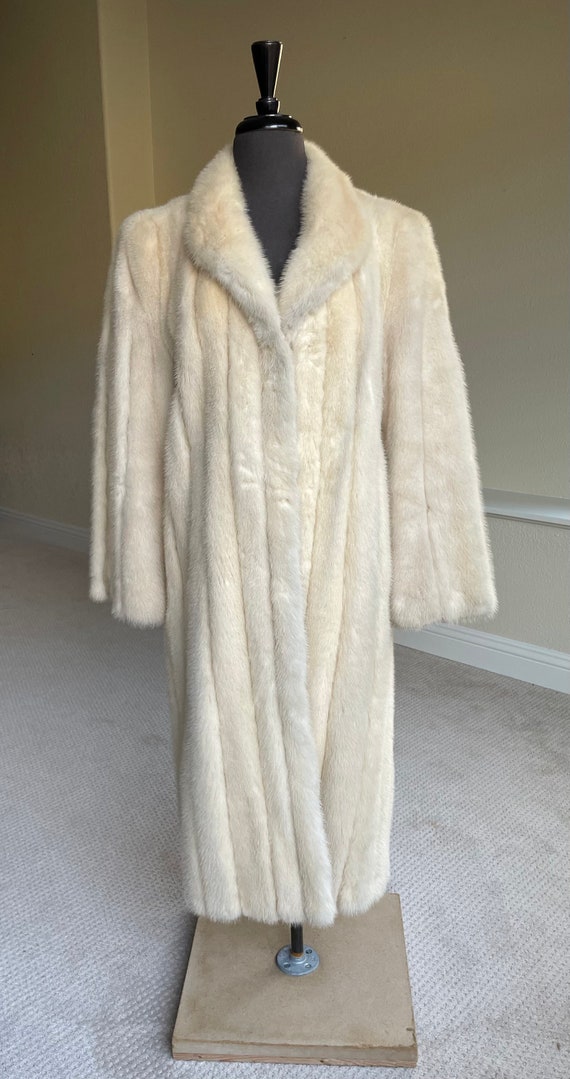 Vintage Long White Ivory Mink Fur Coat - image 5