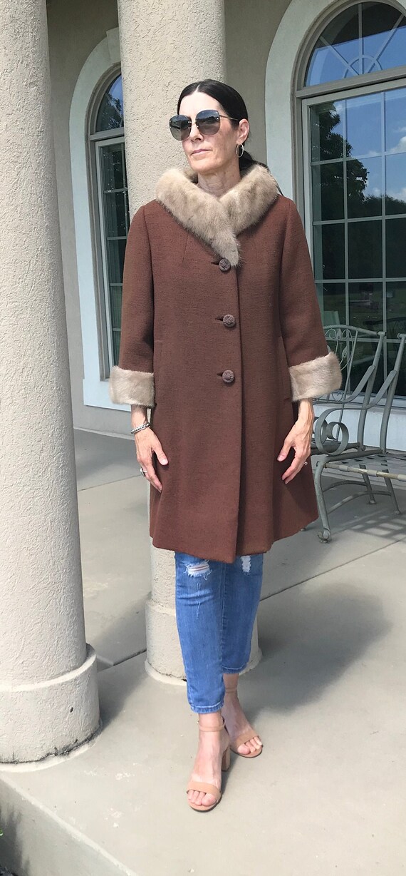Vintage Modern Brown Wool Coat Mink Fur Collar Min