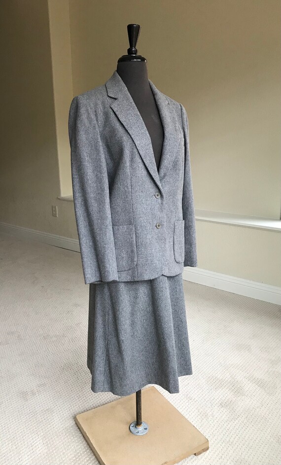 Vintage 2 Piece Gray Wool Suit Blazer Skirt - image 5