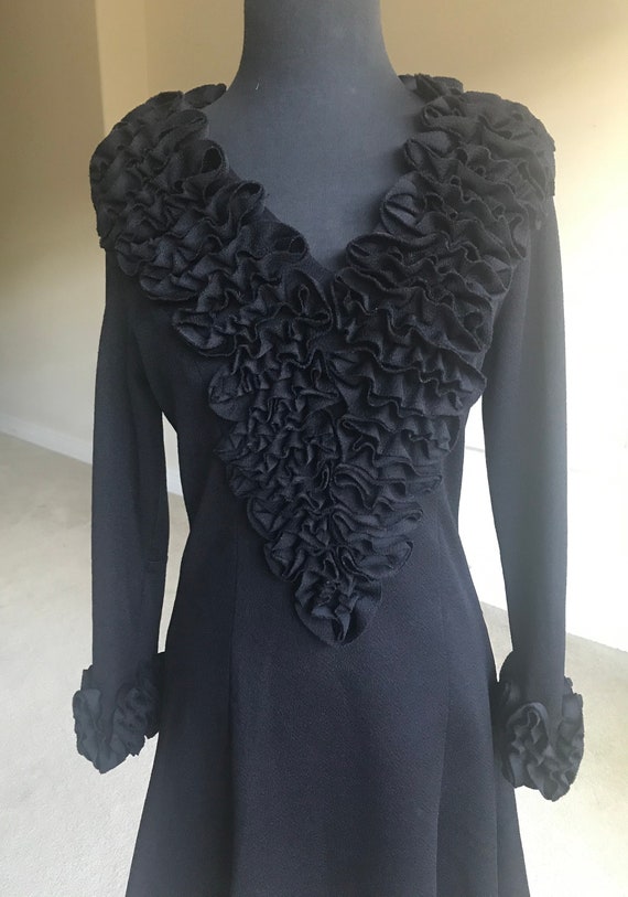 Vintage Modern Black Knit Shift Dress Ruffle Coll… - image 7