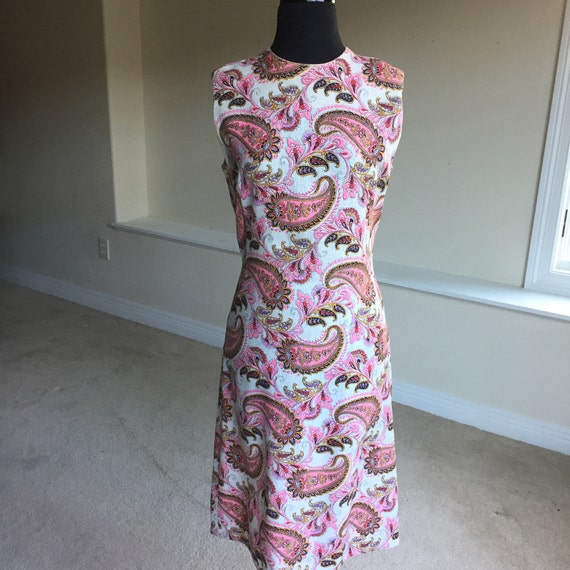 Vintage Modern Pink Paisley Print  Fitted Sheath … - image 1