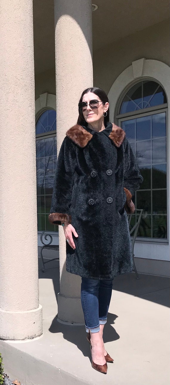 Vintage Modern Black Faux Fur Coat Jacket Mink Fur