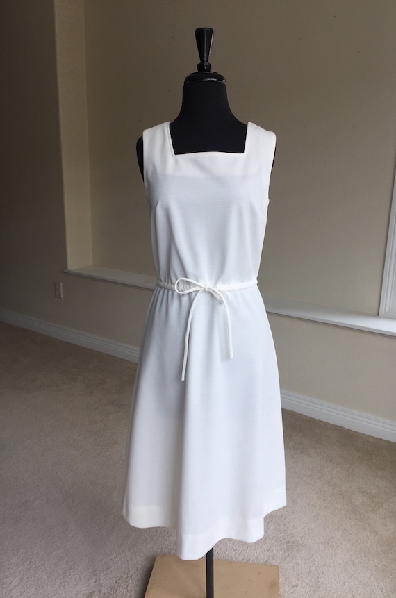 Vintage Modern White Sleeveless Minimalist Dress  