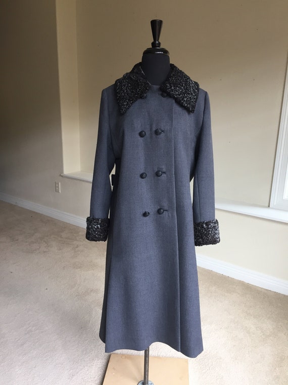 Vintage Modern Minimalist Gray Wool Persian Lambs