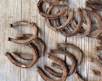 Old horse shoe set of 4, Used vintage metal horseshoes, rustic country western decor, lucky horseshoe craft supply equestrian gift
