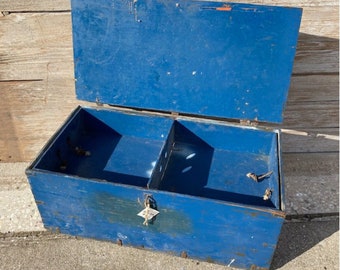 Large storage box | Big hinged box, vintage blue footlocker trunk