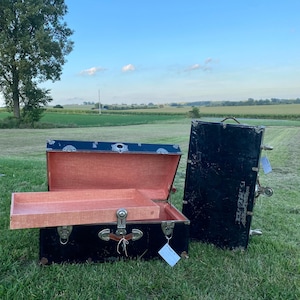 Wood metal military luggage, unique coffee table Old hinged box storage crate, WW2 era army footlocker, rustic farmhouse decor organization