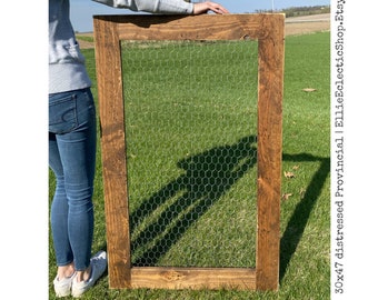 Extra large chicken wire frame organization board | Rustic wedding seating chart, photo jewelry memo board | Farmhouse wall decor wreath