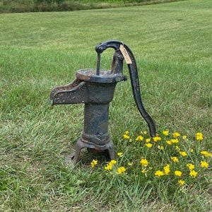 Large Cast Iron Garden Hand Pump 