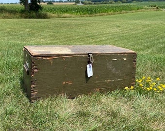 old WWII vintage olive drab US Army foot locker trunk or chest