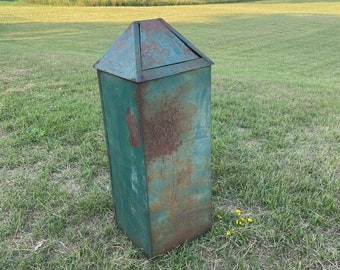 Vintage push top trash can metal | Distressed chippy green industrial office trash can, Rustic industrial office decor