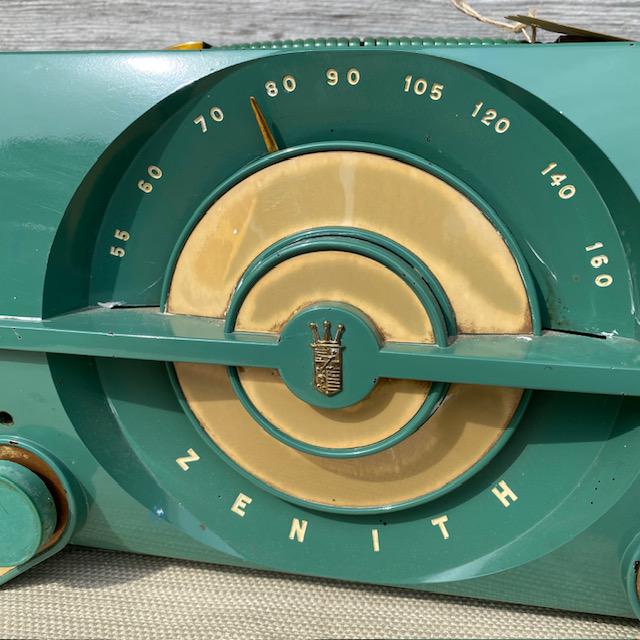 Vintage Zenith Tube Radio | Retro 1950s Home Office Decor | Apple