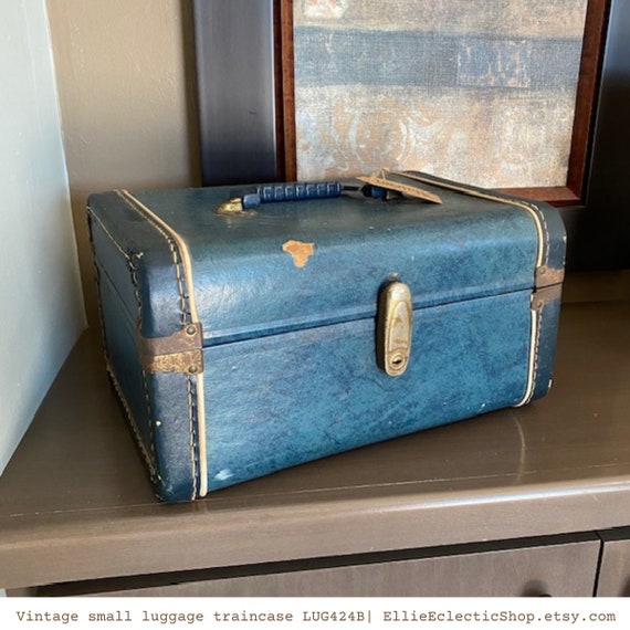 Retro blue suit case make up storage | Vintage tr… - image 7