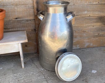 アメリカ　ビンテージ　缶　ラード　シンガー　ジェネラルモータース Vintage 10 Gallon Jenney Oil Can: Metal Farmhouse Decor - Etsy