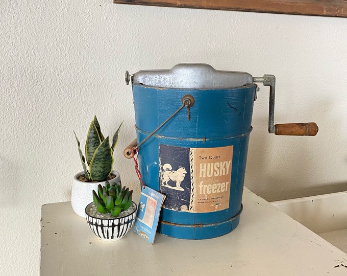Vintage Wooden Ice Cream Bucket Old Wood Ice Cream Maker, Blue Husky