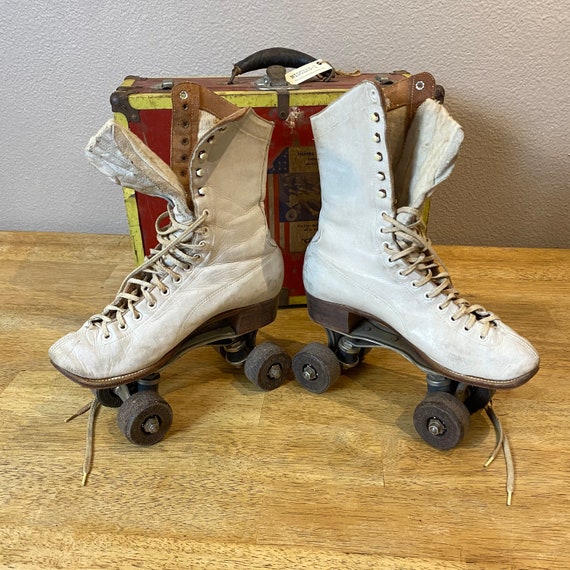 Vintage Betty Lytle Hyde roller skates and box | … - image 3