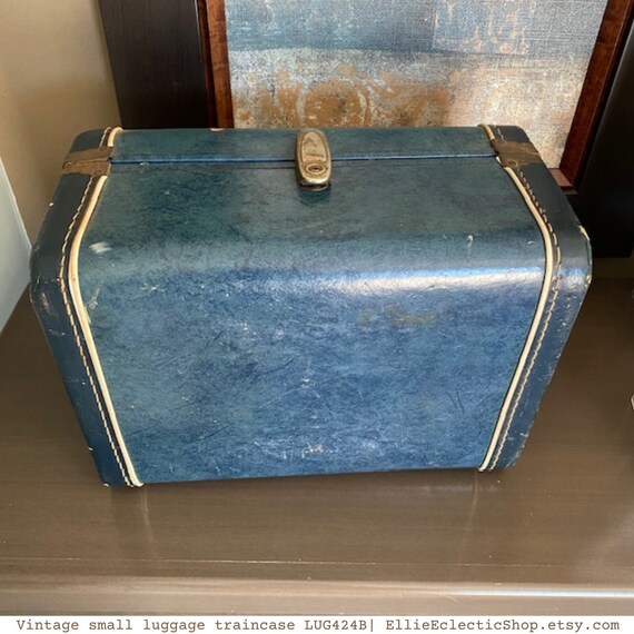 Retro blue suit case make up storage | Vintage tr… - image 8