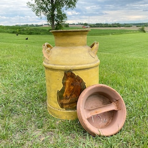 Nice 10 gallon milk can with writing, Old milk can with lid vintage country cottage decor