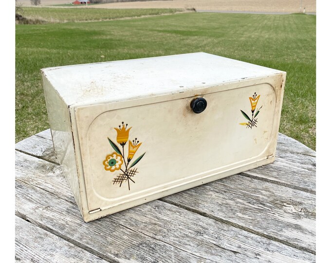 Retro White Metal Bread Box for Kitchen Counter Top farmhouse Kitchen Storage Organization