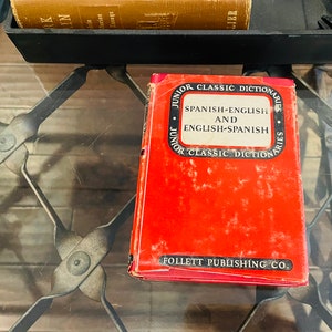 Follet Spanish-English Dictionary