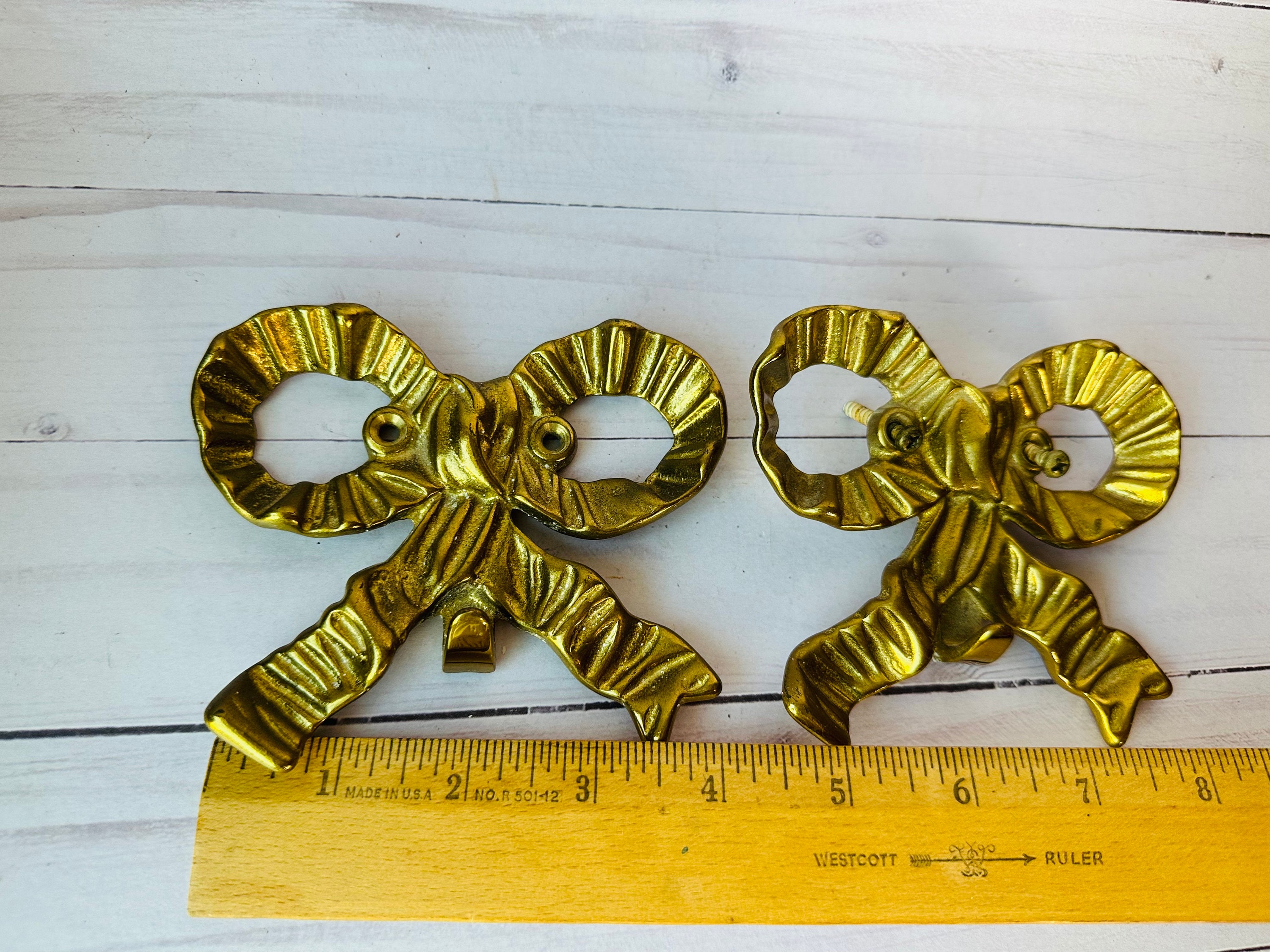 Vintage Pair of Brass Bow Hooksbrass Hooksbrass Home Decorpair of