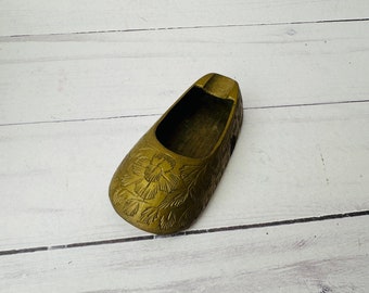 Vintage Etched Brass Shoe Ashtray/Etched Brass/Brass Ashtray/Vintage Brass/Boho Home Decor