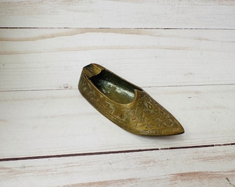 Vintage Etched Brass Shoe Ashtray/Etched Brass/Brass Ashtray/Vintage Brass/Boho Home Decor/Boho