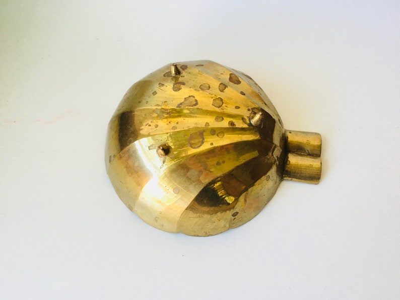 Vintage Scalloped Edge Brass AshtrayBrass AshtrayAshtrayArt Deco AshtrayTrinket DishSmall Jewelry DishScalloped Edge BowlTripod Dish