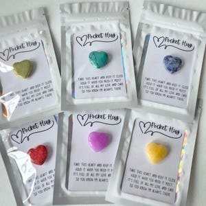 40 Sets Pocket Hug Token Bulk Hug Cards With Heart Shape Natural Stones Greeting Keepsake Exchange Card Relationship Gift Colleagues Family Classmates Distanc