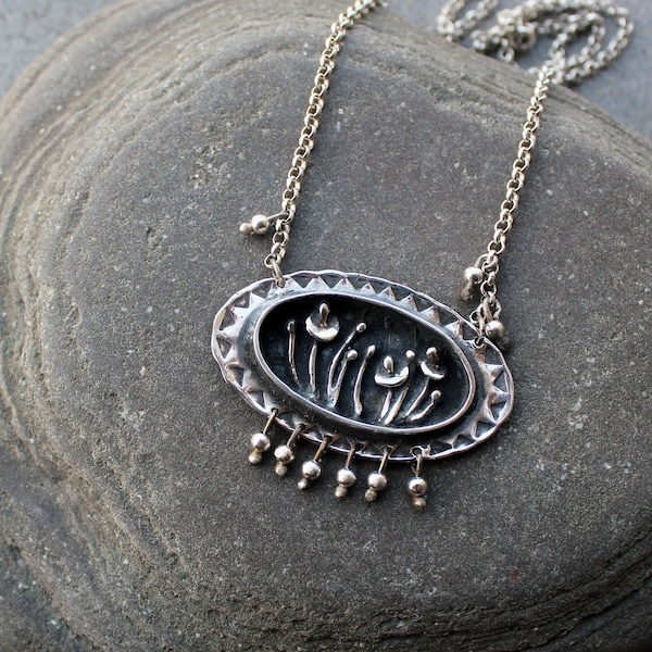 Pendentif collier en argent sterling estampé et oxydé avec des fleurs, bijoux arméniens, perles pendantes, orfèvre, artisan, ooak