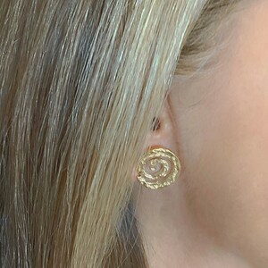Contemporary earrings for women with a textured round spiral image 3