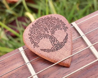 Selección de madera personalizada, motivo celta de caoba, guitarra plectrum, regalo personalizado, regalo de músico único