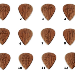 Gepersonaliseerde plectrum in massief mahoniehout, het originele cadeau voor Vaderdag en voor alle muziekliefhebbers afbeelding 6