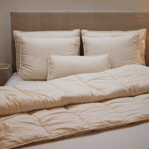 King Comforter Winter thickness, natural wool filled / extra warm wool duvet. image 7