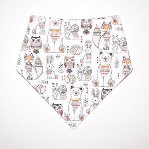 Woodland Tribe / Federn, Wendehalstuch für Hunde, Schnappverschluss-Bandana