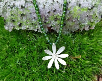 Chrome diopside daisy pendant