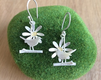 Blackbird earrings with daisies
