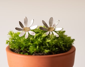 Daisy earrings gold centres