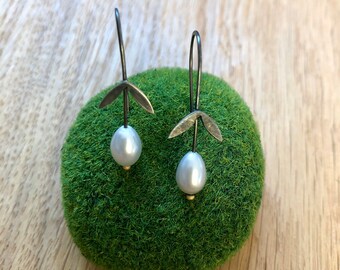 Pearl drop earrings oxidised