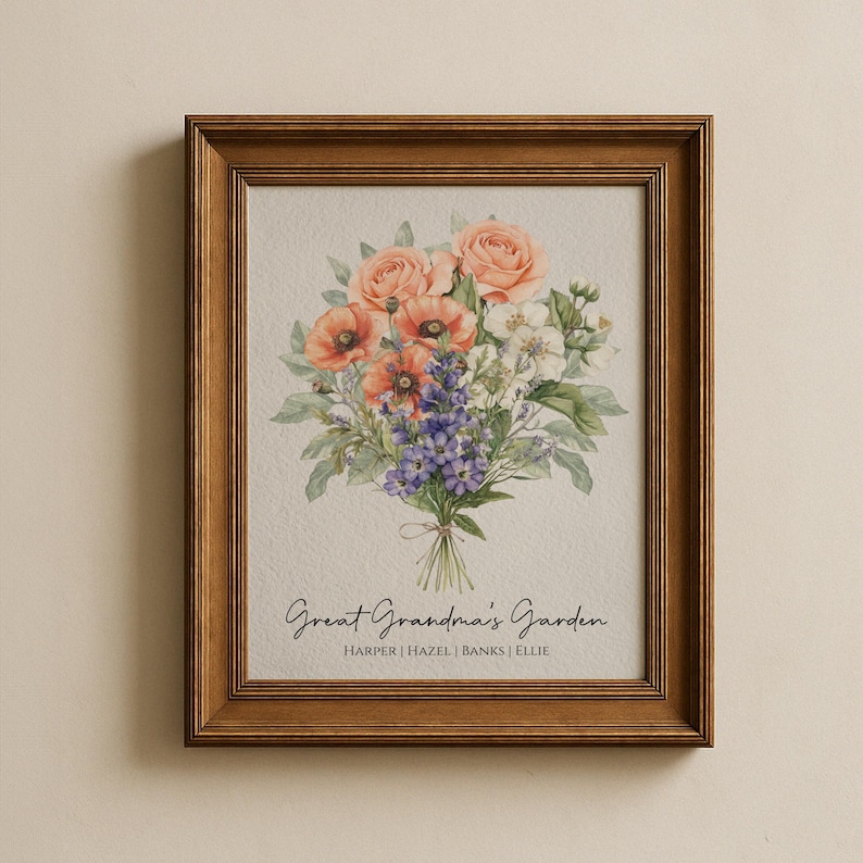 Op de afbeelding: Een ingelijste print met een aquarel bloemenboeket in perzik, oranje, wit en paars. Het boeket is vastgebonden met touw. De tekst "Great Grandma's Garden" staat eronder, met namen.