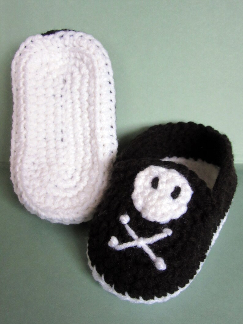 Crochet Pirate Baby Booties, Baby Halloween Costume Shoes image 3