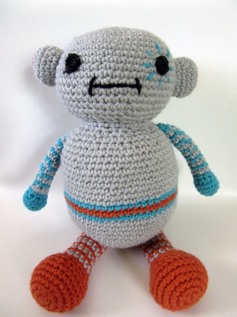 Crochet Stuffed Robot Amigurumi, stuffed robot, amigurumi animals, baby gift, stuffed animals, baby gift for boys, toddler gift, boy toddler image 1