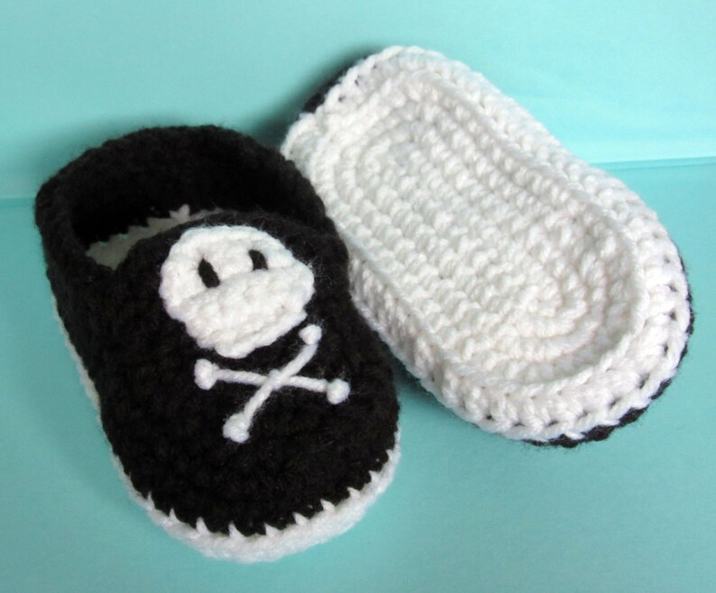 Crochet Pirate Baby Booties, Baby Halloween Costume Shoes image 2